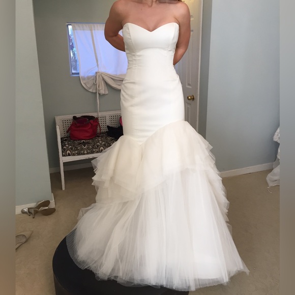 Wedding Gown - Picture 3 of 9